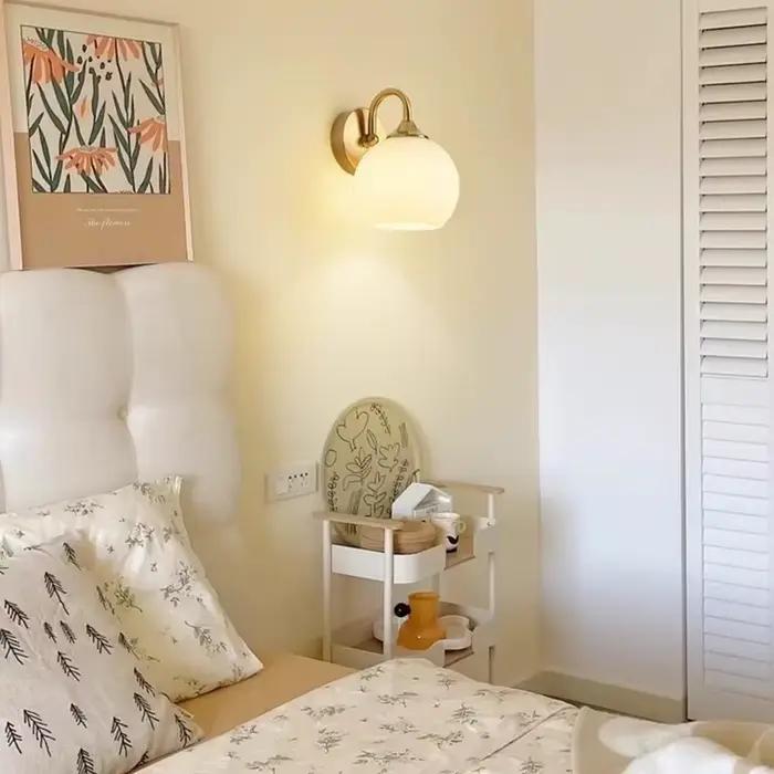 Moderne Simple Style doux applique corps en métal couleur chromée chambre décor applique lumière LED