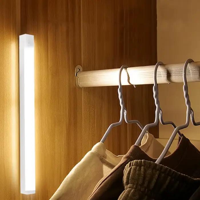 Type C LED Rechargeable veilleuse PIR capteur de mouvement sous armoire lampe pour cuisine armoire c