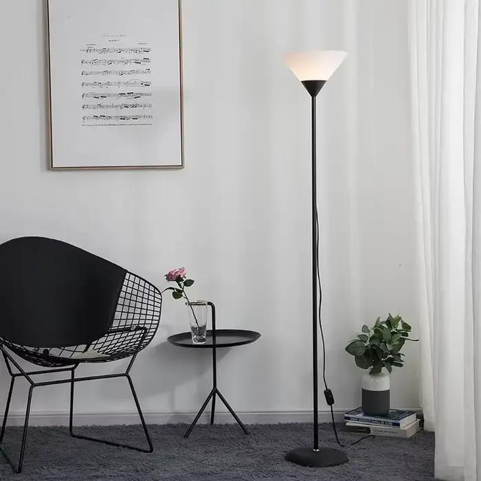 Lampadaire LED créatif, corps de lampe noir et blanc, adapté à l'éclairage intérieur, lampe décorati