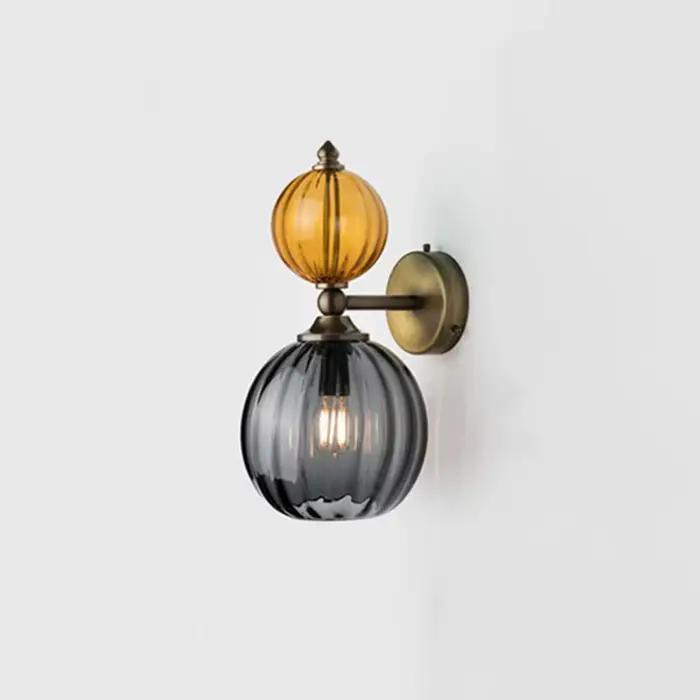 Appliques murales boule de verre vintage