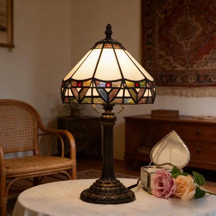 Lampe de table en verre teinté style Tiffany