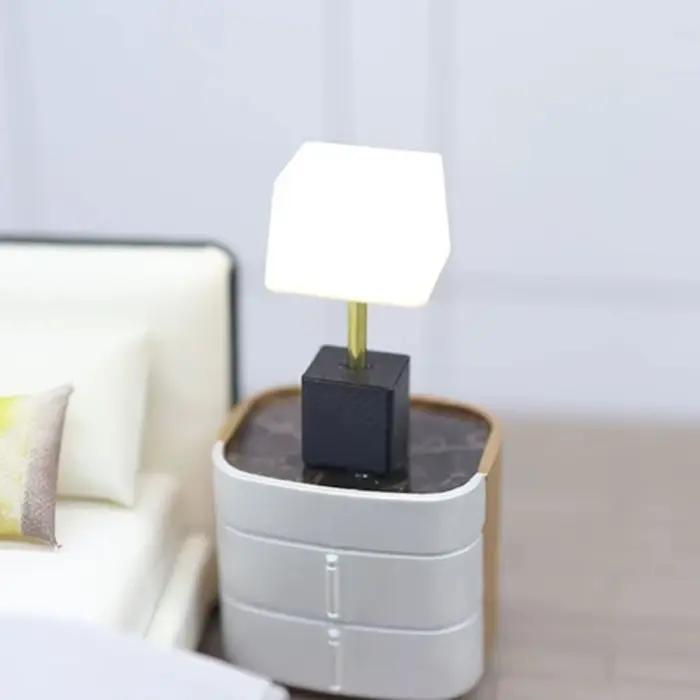 1 pièces 1:20 Miniature maison de poupée meubles bricolage lampe de bureau Style bureau lampe de Table Miniature modèle maison de poupée accessoires