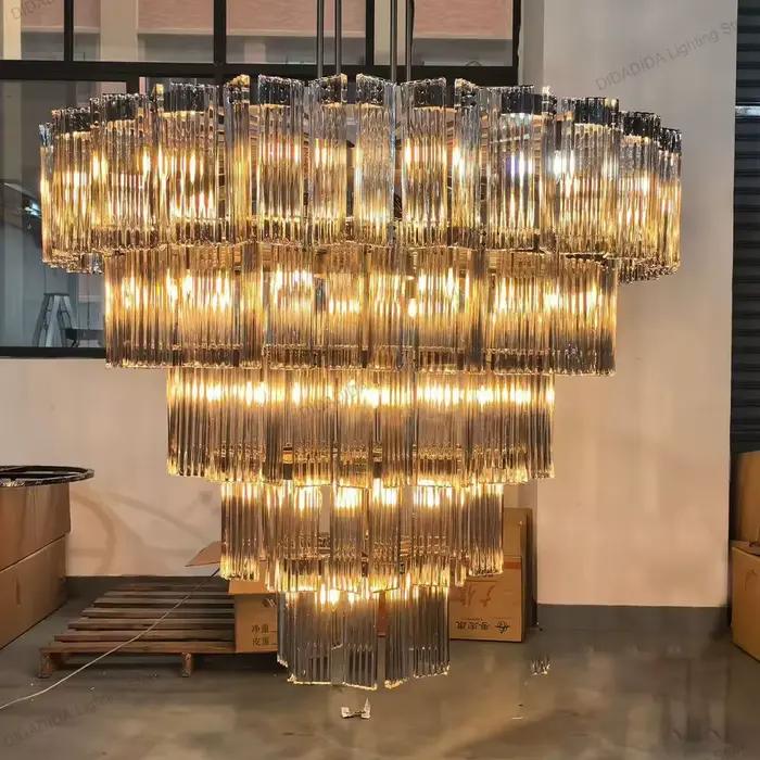 Lustre moderne à plusieurs niveaux en verre ondulé