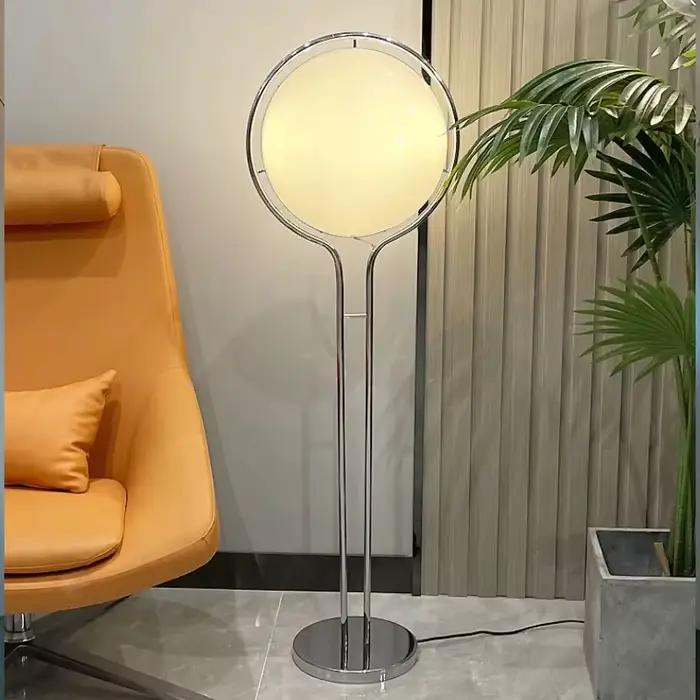 Lampe sur pied moderne en métal chromé avec boule acrylique blanche et jaune pour salon chambre d'hôtel décoration de canapé occaions spéciales