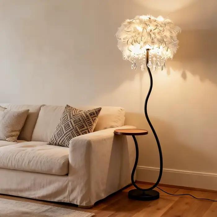 Lampe sur pied française en plumes et cristal pour chambre à coucher