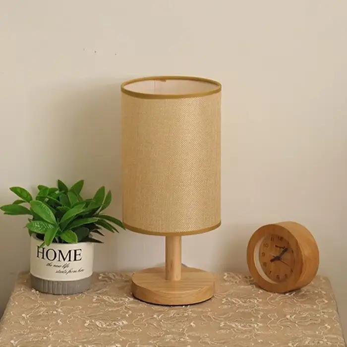 Lampe de table en bois avec abat-jour en tissu style chinois pour chambre à coucher ambiance apaisante occasions spéciales rechargeable par USB