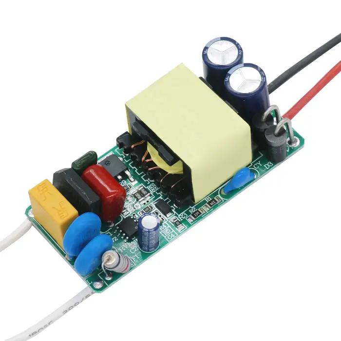 Transformateur d'éclairage LED 20W-50W 85-265V alimentation électrique constant courant automatique tension controle pour lumières LED occasions spéciales