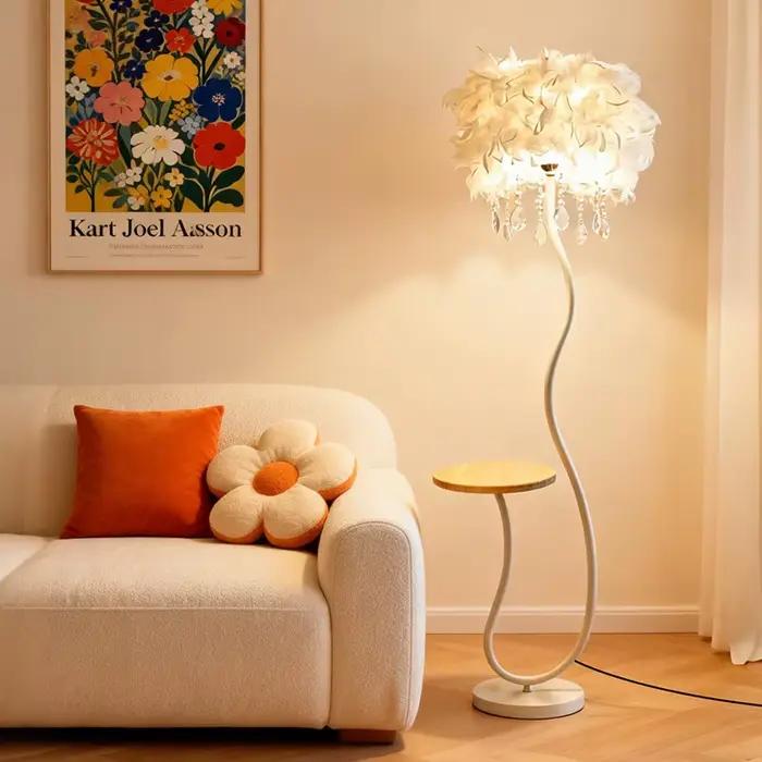 Lampe sur pied française en plumes et cristal pour chambre à coucher