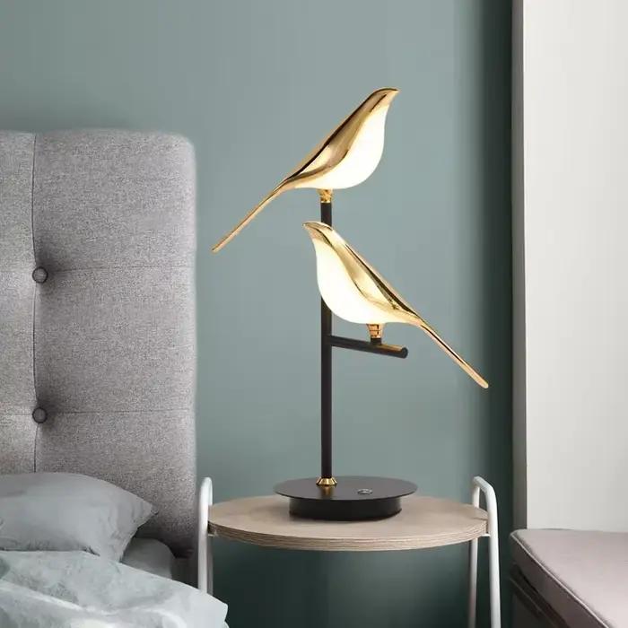 Lampadaire LED oiseau de luxe nordique design scandinave pour salon chambre lampe de bureau d'étude élégante à offrir pour femme occasions spéciales