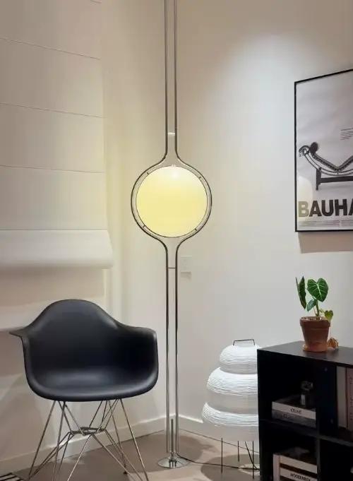 Lampadaire acrylique minimaliste moderne Style Antique boule ronde Chrome métal blanc