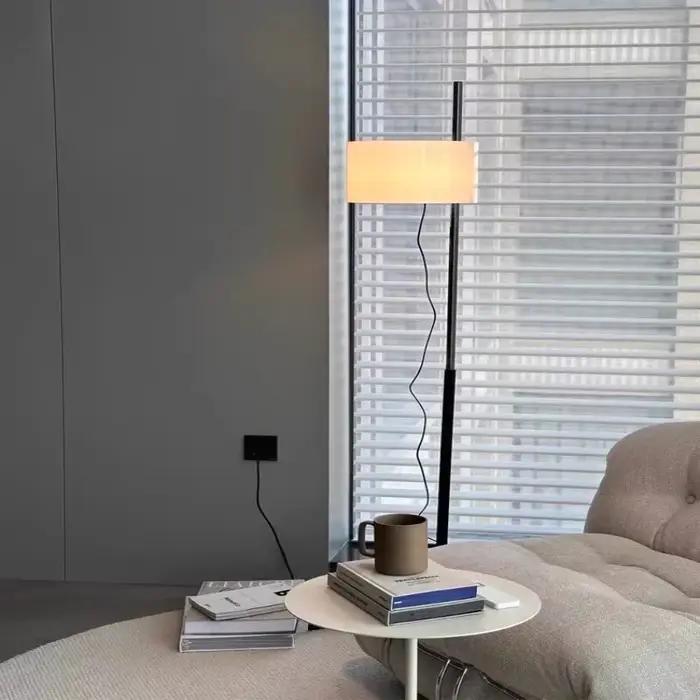 Lampadaire de designer espagnol avec ampoule