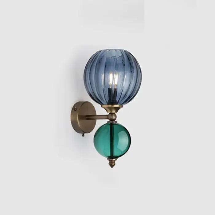 Appliques murales boule de verre vintage