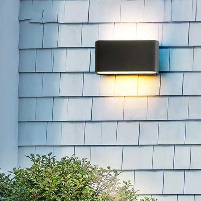 Lampe murale extérieure étanche LED moderne pour chambre balcon véranda jardin décoration murale avec option de couleur modifiable