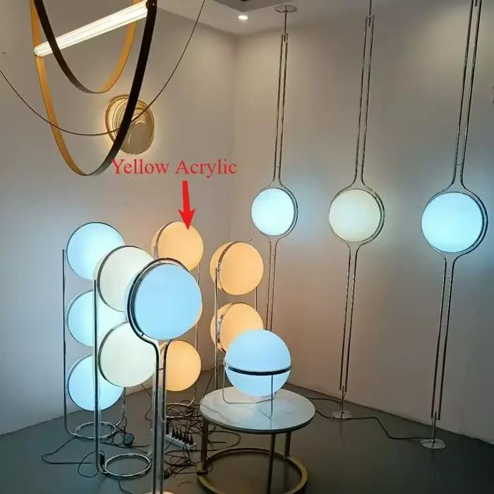 Lampe sur pied moderne en métal chromé avec boule acrylique blanche et jaune pour salon chambre d'hôtel décoration de canapé occaions spéciales