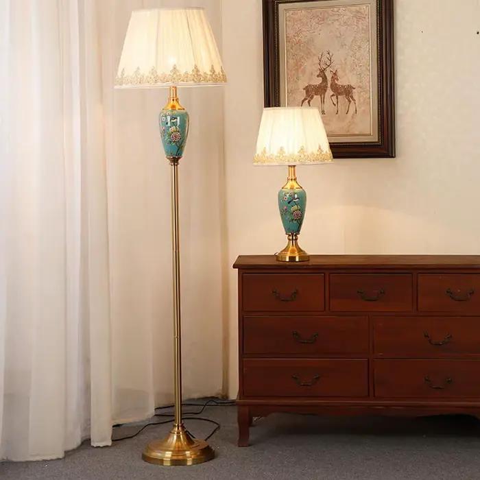 Lampe sur pied traditionnelle en céramique rétro