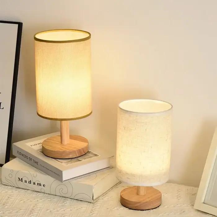 Lampe de table en bois avec abat-jour en tissu style chinois pour chambre à coucher ambiance apaisante occasions spéciales rechargeable par USB
