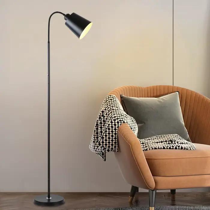 Lampe de chevet sur pied moderne réglable avec abat-jour LED pour chambre chevet canapé éclairage variable occasions spéciales