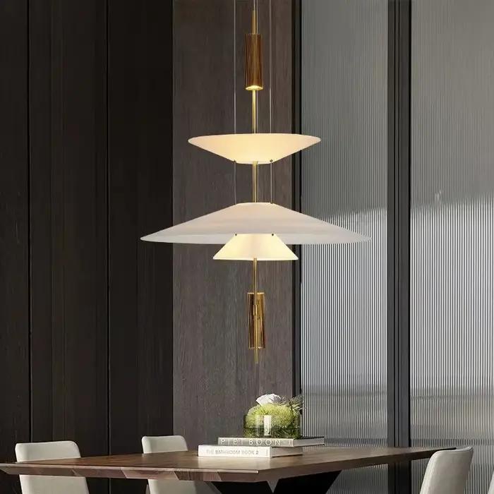 Lustres modernes de style soucoupe volante