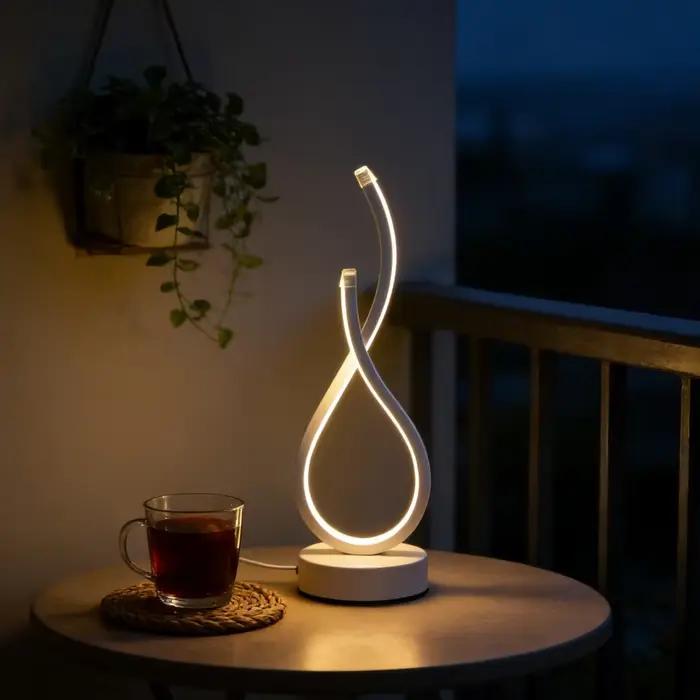 Lampe de bureau créative moderne et élégante avec geste d'amour blanc, alimentation USB, éclairage t