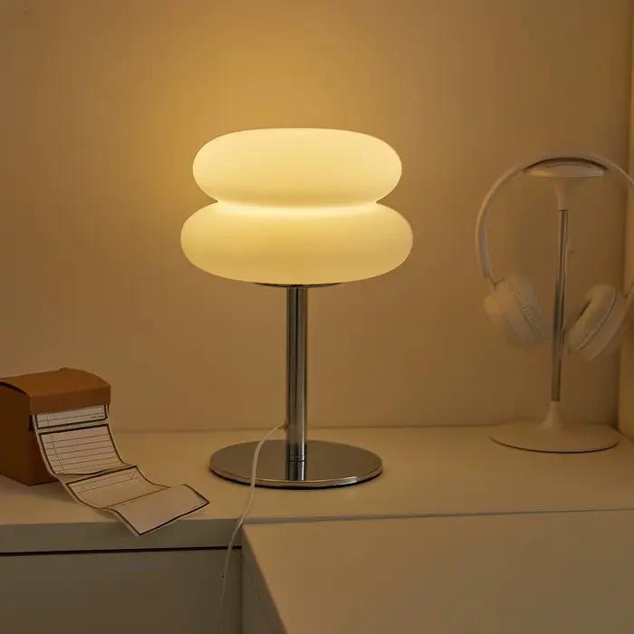 Lampe de table champignon abat-jour en plastique lampe de table crème française nordique prise USB lampe de chevet de chambre à coucher à gradation à 9 niveaux (pas du verre)