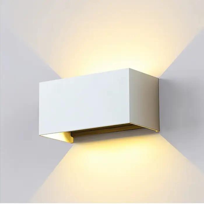 Applique murale LED extérieure à double tête réglable pour villa, balcon, allée, couloir, hôtel