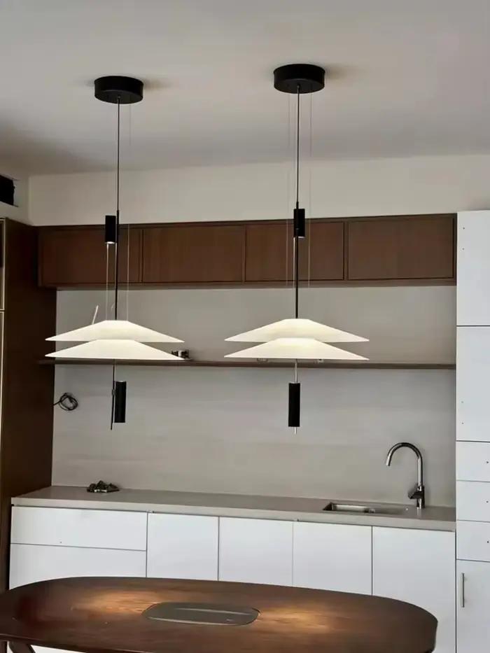 Suspension LED italienne Flamingo moderne en chrome poli pour éclairage de plafond et table basse à utiliser dans salon, chambre, restaurant