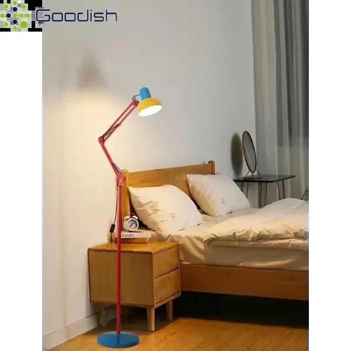 Lampadaire LED sur pied de style médiéval