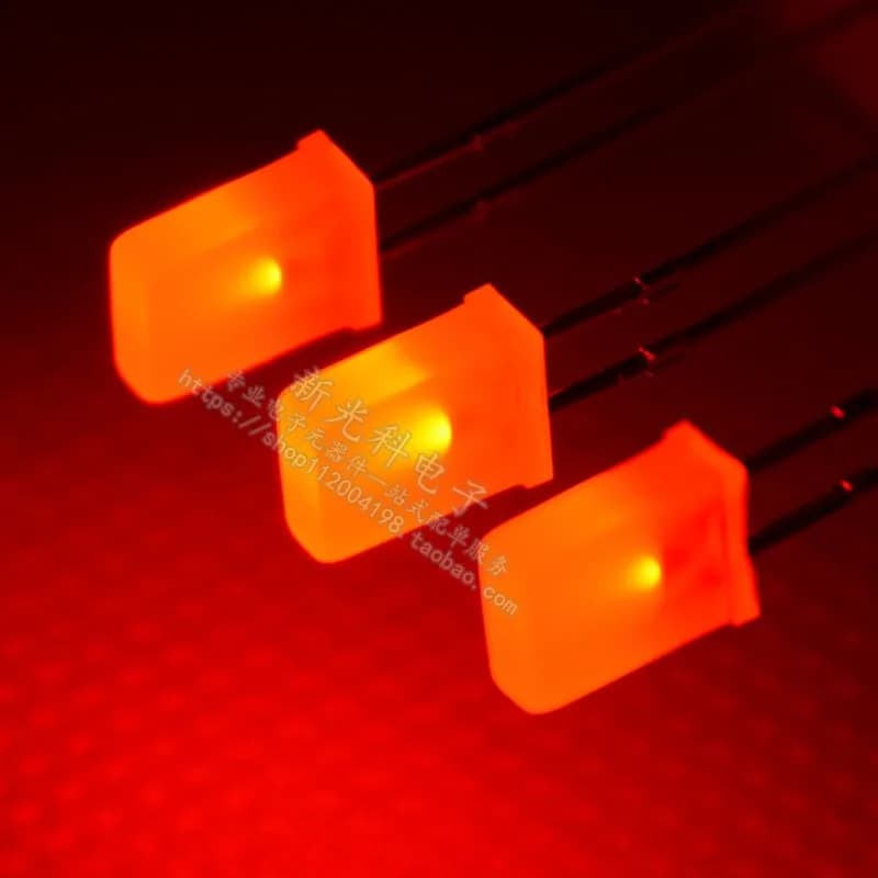 Lampe LED carrée 100, 2x5x7mm, lumière blanche brumeuse rouge, verte, jaune, bleue, mettant en évide