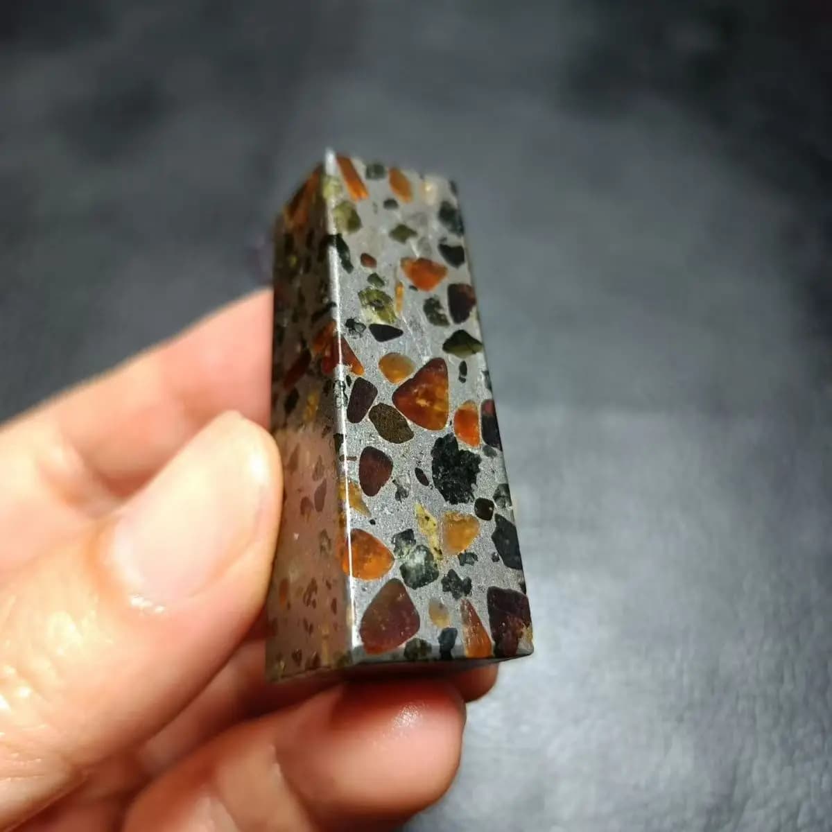 Météorite naturelle fortement magnétique, olivierite, aérosiderite, pierre tombante, ornements décor